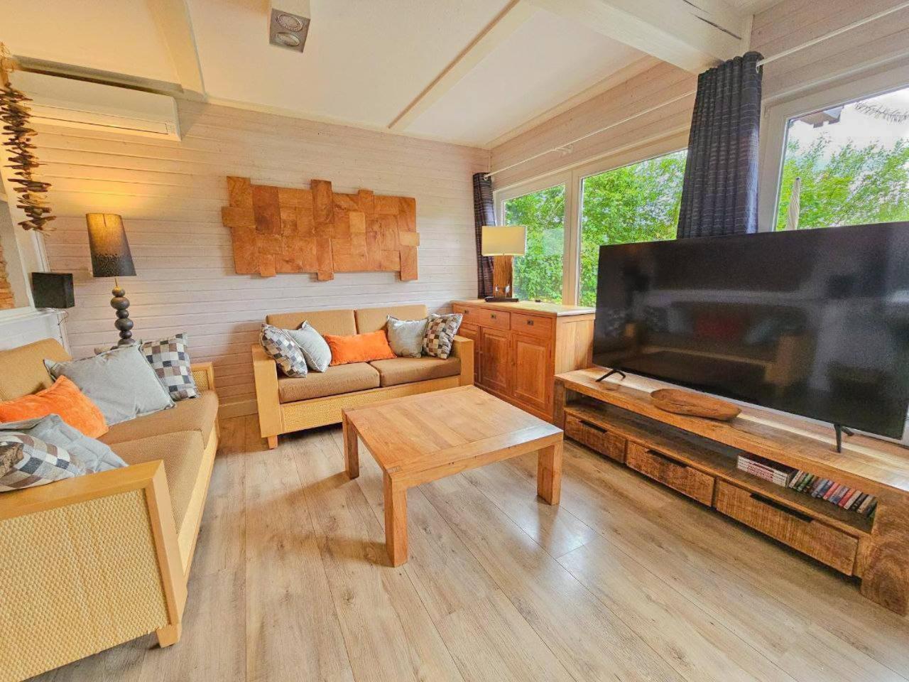 Ferienhaus "Gestiefelter Kater" Am See Im Bergland Kirchheim  Exteriér fotografie